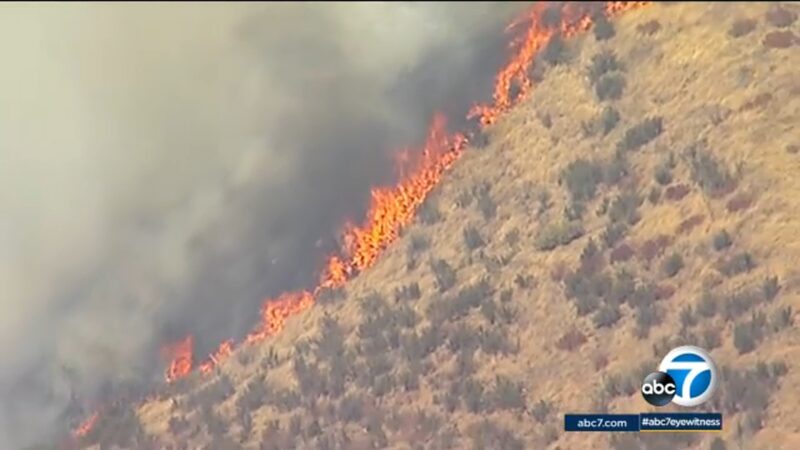 Calgrove Fire burns 350 acres in Santa Clarita; evacuations lifted